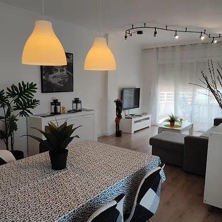 Completo Muy Cerca Del Centro Ideal Familias Con Piscina Apartment Figueres (Girona)
